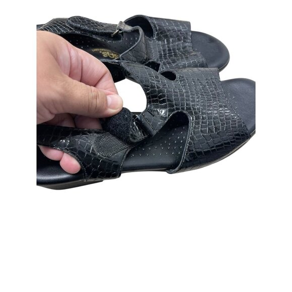 SAS Women's Slingback Sandals Size 9 Narrow Patent Leather Black Crocs Print - Picture 6 of 7